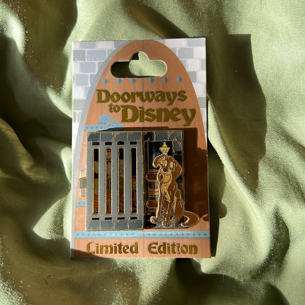 Doorways to Disney Limited Edition Pirates of The Caribbean pin